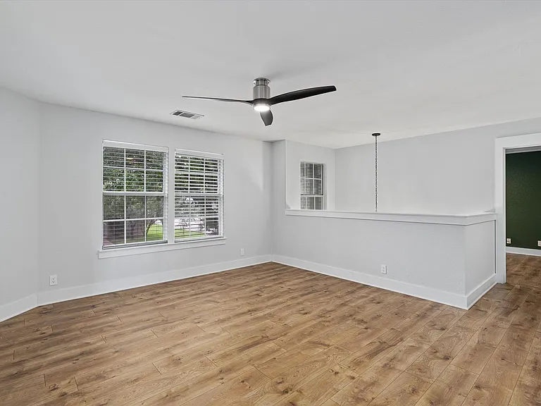 1203 Thackeray Ln — Photo 18