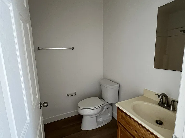 637 McDonnell Ave #637B — Photo 7