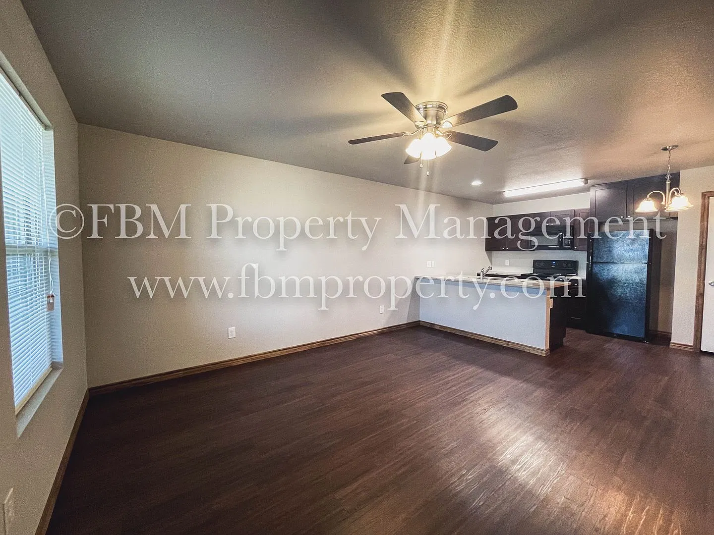 2 bed, 2.0 bath, 892 sqft, $1,295 — Photo 2