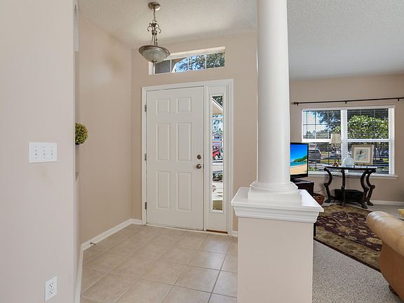 2nd image of 1313 Stonehedge Ct