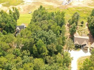 521 The Bear Blvd, Tamassee, SC 29686