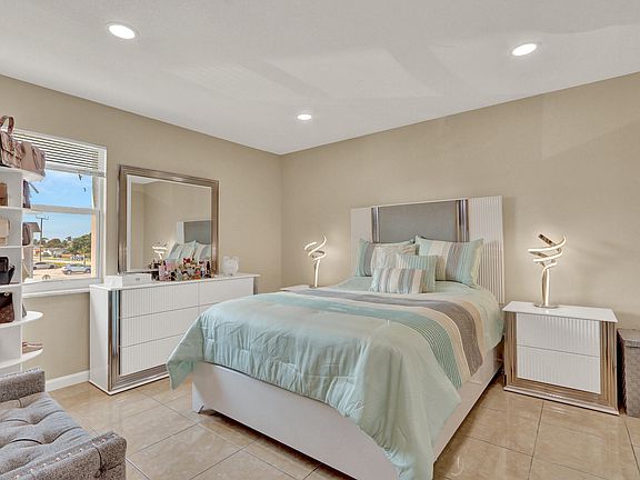 4th image of 502 Davis Road #12