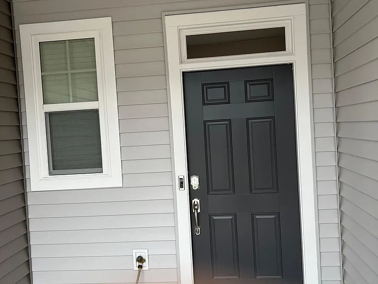 1043 Gemma Dr — Photo 2