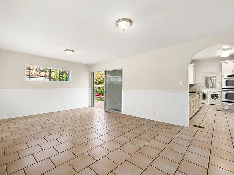 120 S Poinsettia Pl — Photo 8