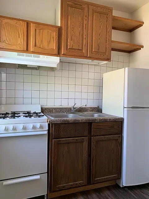 1 bed, $825 — Photo 2
