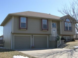 1603 Sunset Dr, Kearney, MO 64060