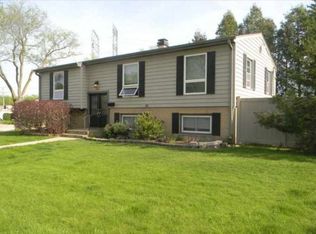 161 E Winthrop Ave, Addison, IL 60101