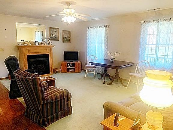 4th image of 33520 Watts Bay Dr
