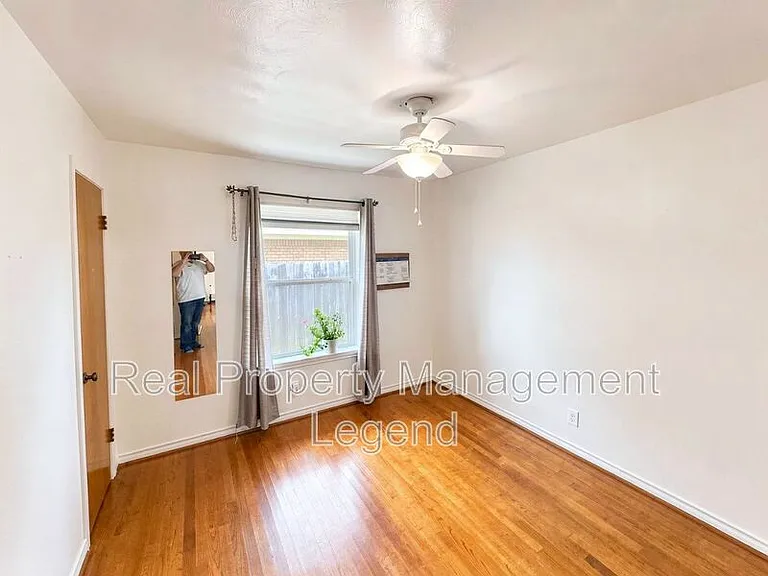 409 La Salle Dr — Photo 6