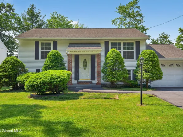 6 Woodland Court, Saratoga Springs, NY 12866