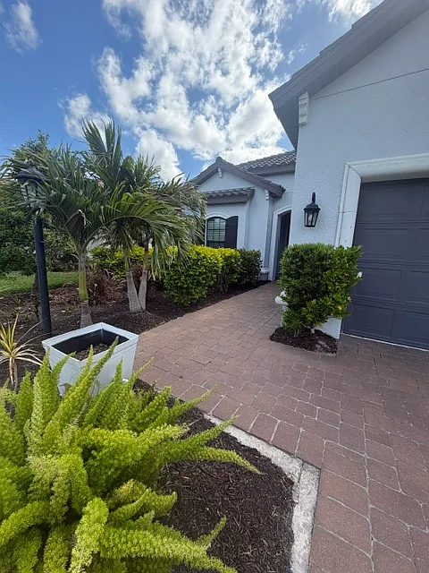 3 bed, 2406 sqft, $4,200 — Photo 4