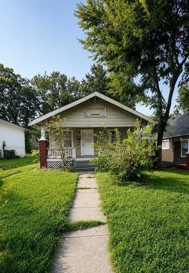 2 bed, 1.0 bath, 863 sqft, $1,200 — Photo 2
