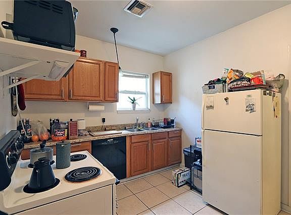 4th image of 3912 Orleans Ave