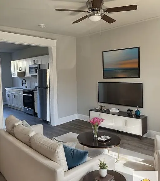 2206 Whittier Ave — Photo 5
