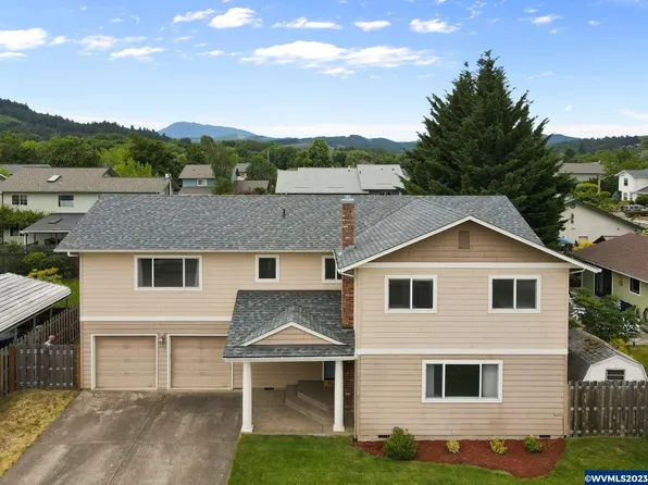 504 S 15th St, Philomath, OR 97370