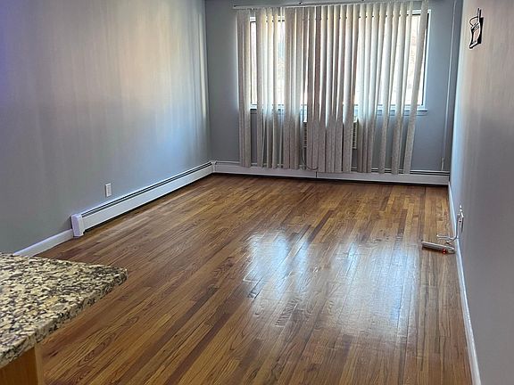 2nd image of 3017 Ely Ave APT 1