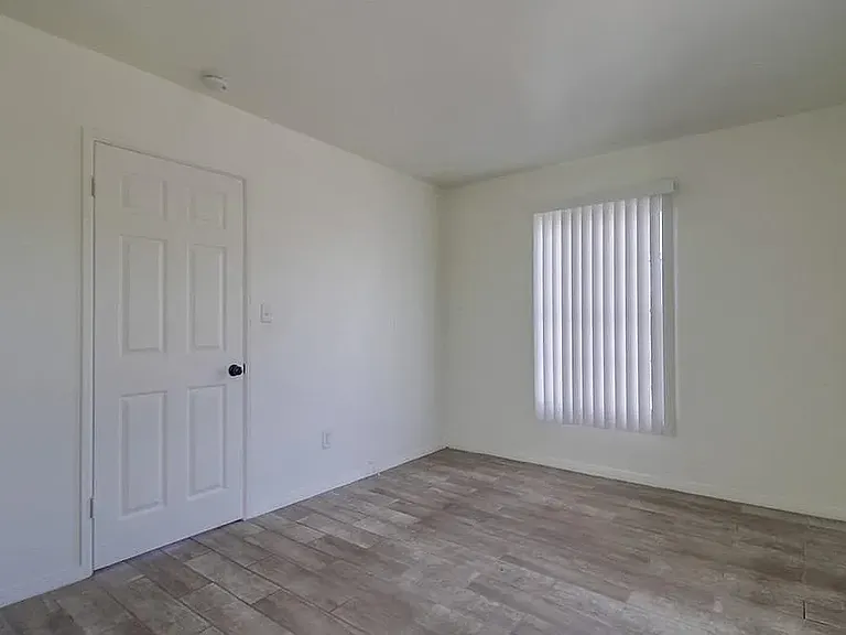 891 Elm Ave — Photo 15