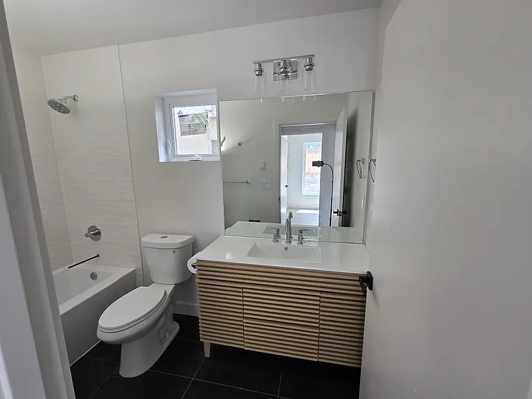 Mst bathrroom