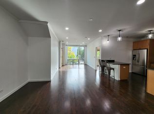 2230 W Madison St UNIT 201, Chicago, IL 60612
