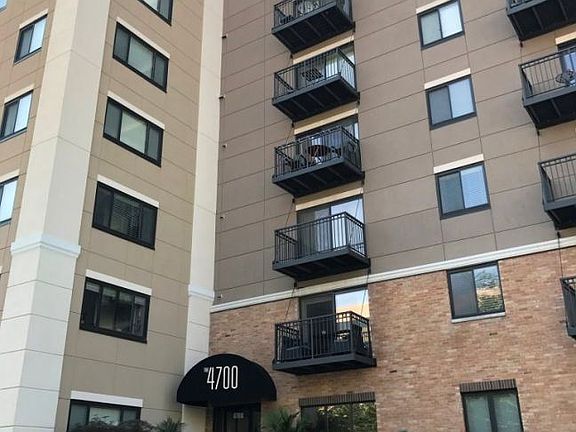 2nd image of 4700 Roanoke Pkwy APT 89595-1