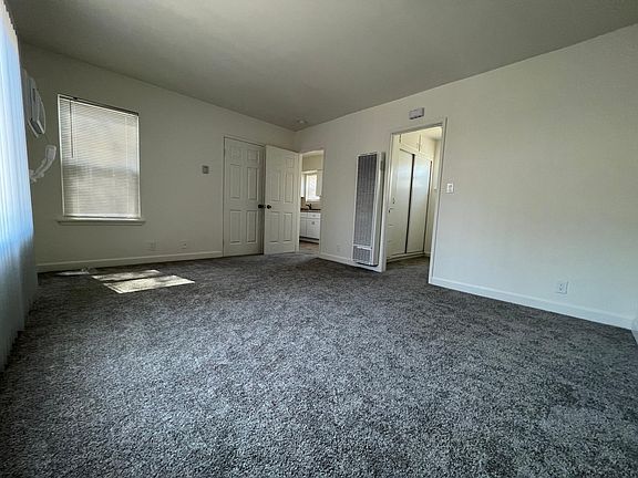 5th image of 130 S Michigan Ave APT D
