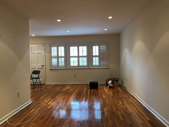 3rd image of 22157 59th Ave #1