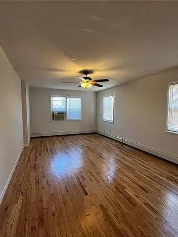 538 E Walnut St — Photo 10