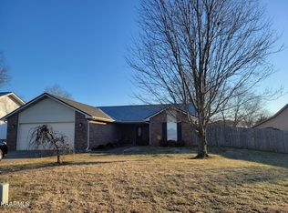 1300 Seven Oaks Ln, Maryville, TN 37801