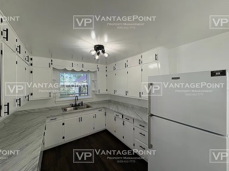 513 E Quincy St — Photo 4