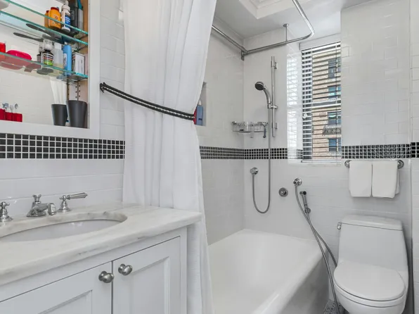 240 East 79th Street image 9 of 12