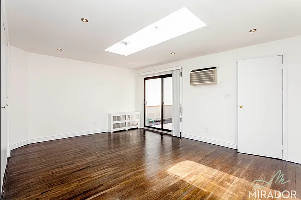 Rented by Mirador Real Estate | media 19