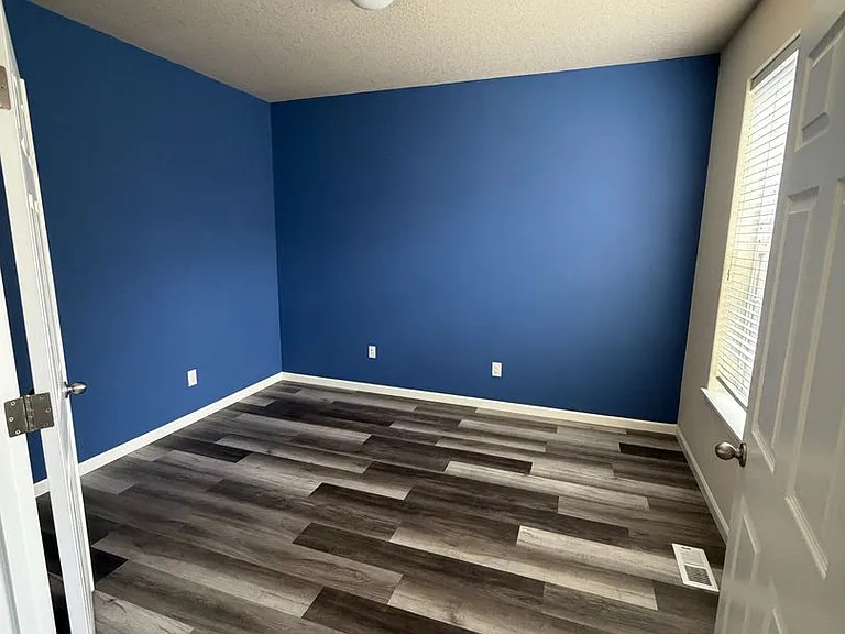 6108 NE 84th Ave — Photo 2