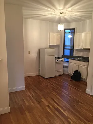 Rented by Glasser Realty LLC | media 18
