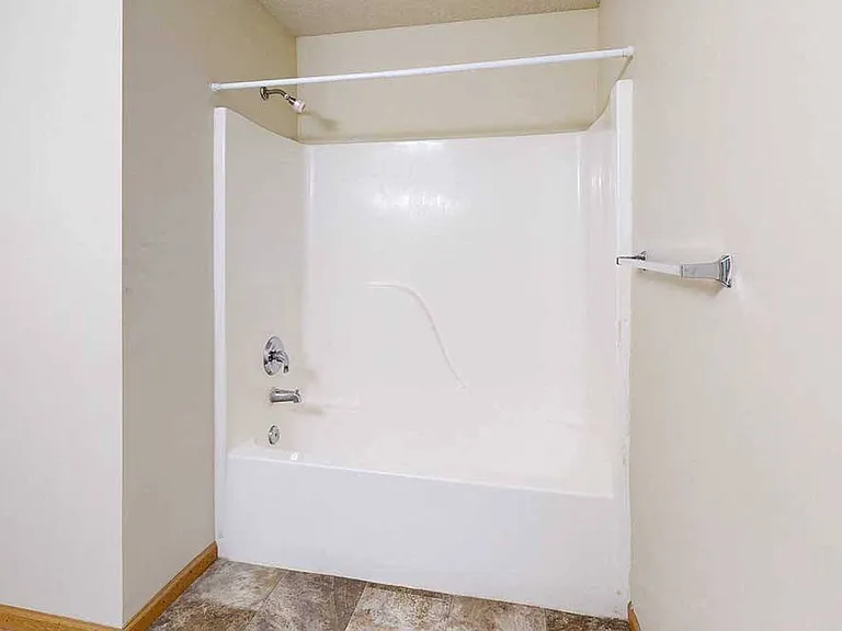 Northbrook Apartments — Photo 213