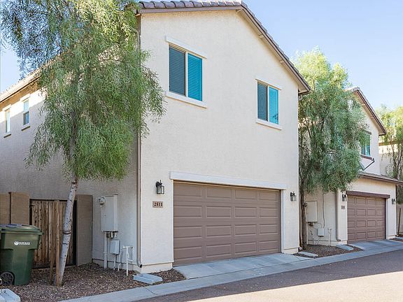 4th image of 2511 N 73rd Dr