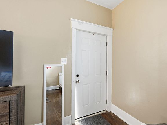 5th image of 4509 Decoursey Ave
