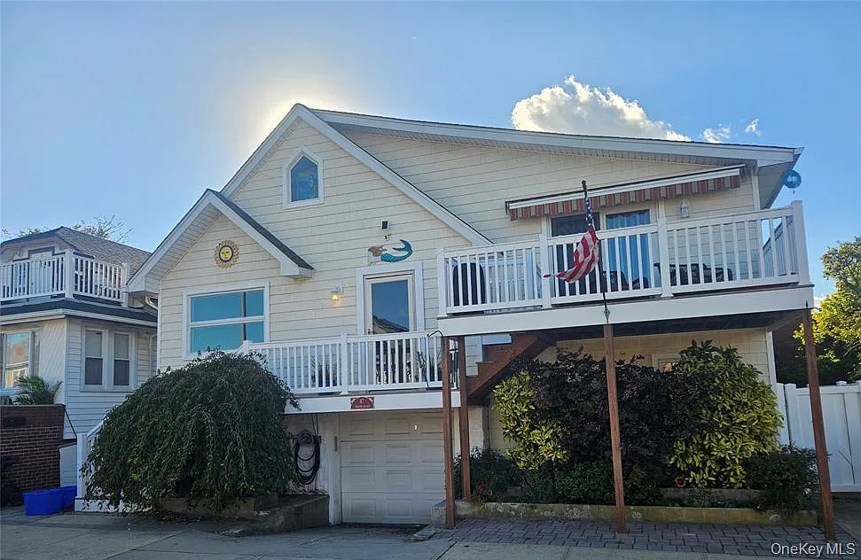 2 bed, 1.0 bath, 700 sqft, $2,900 — Photo 1
