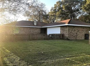 102 Elie Dr, Youngsville, LA 70592