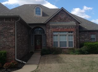8320 Gary Dr, Tulsa, OK 74131