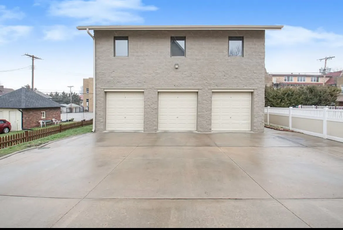 3868 California St — Photo 3