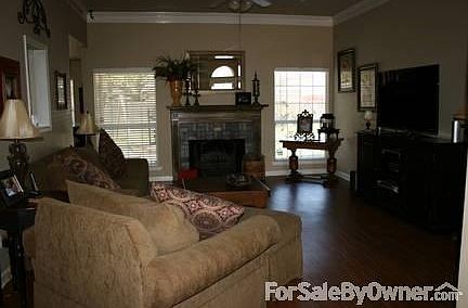 2nd image of 506 Emancipation Dr