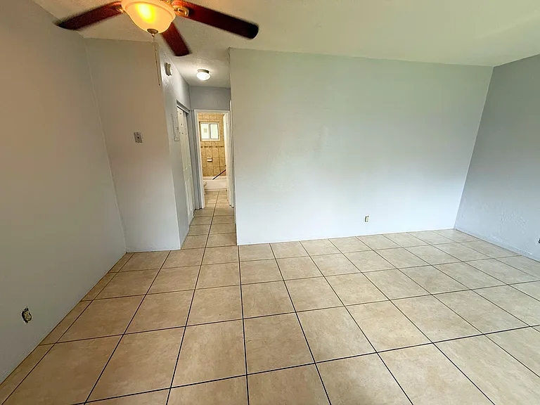 1958 Liberty St #9 — Photo 7