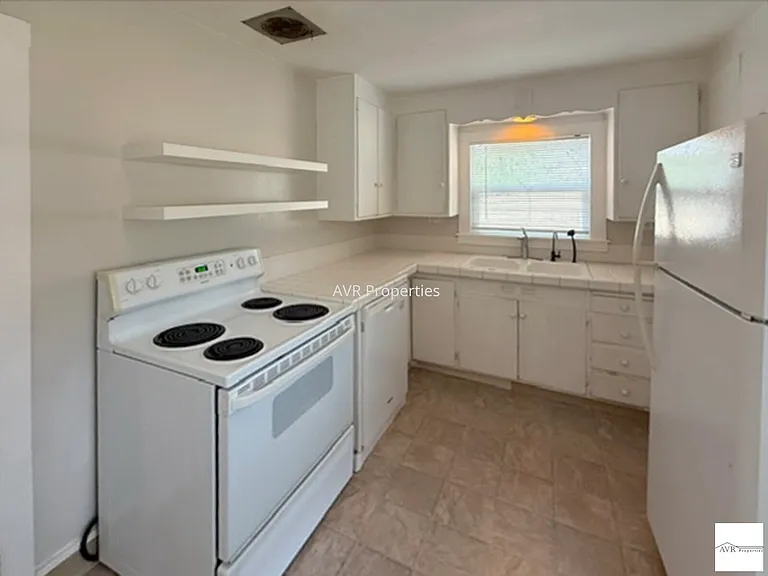 10540 Foothill Rd — Photo 7
