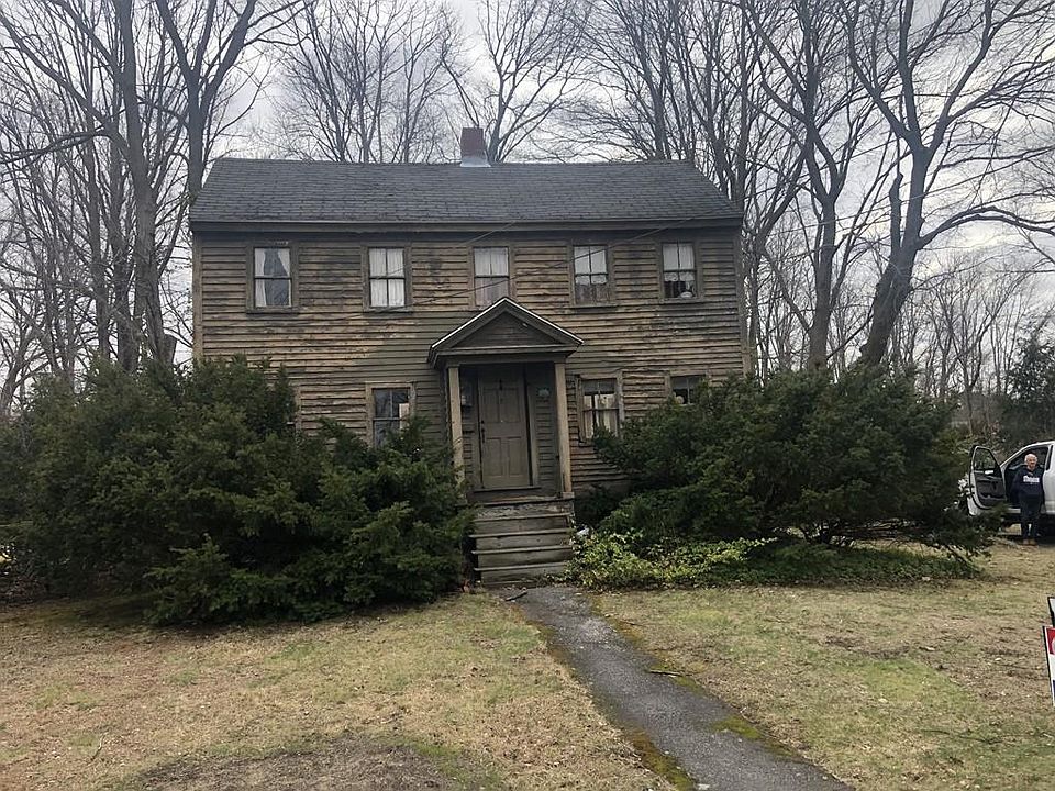 2nd image of 5 Howell Dr