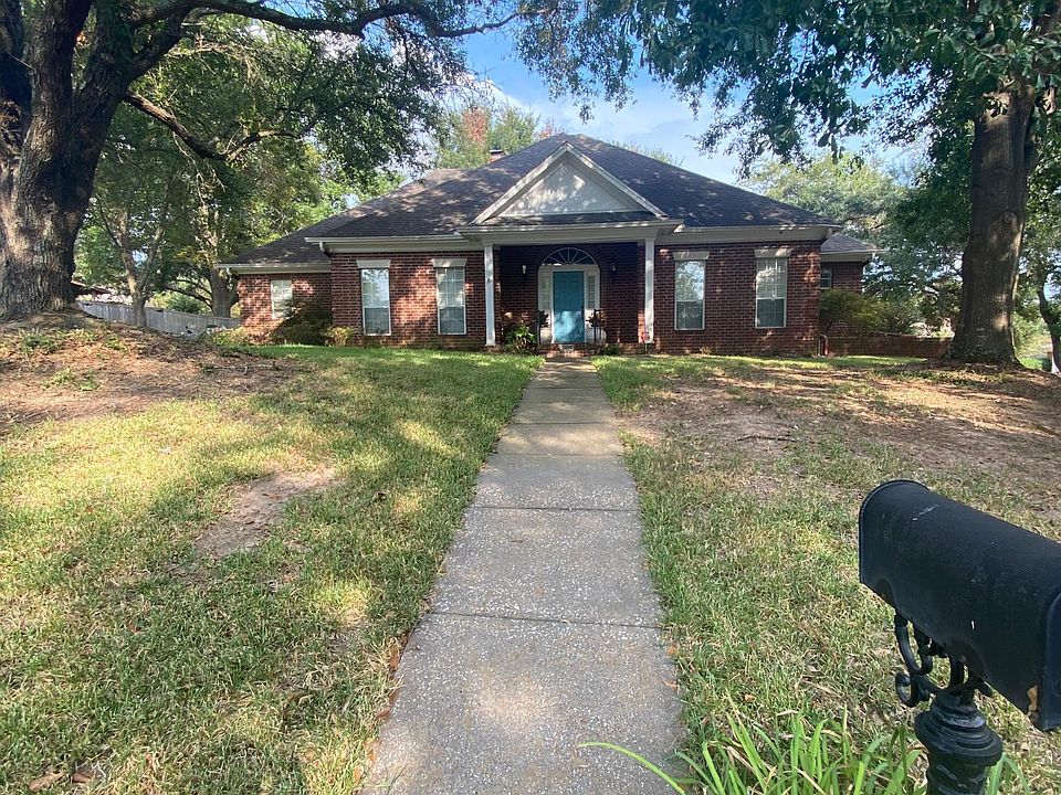 1st image of 3401 Churchill Dr