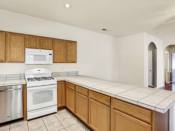 4th image of 7640 Calle Armonia NE