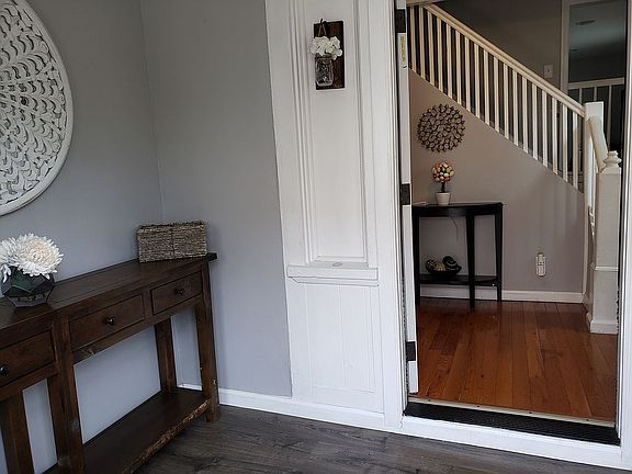 3rd image of 70 Hartwell Pl