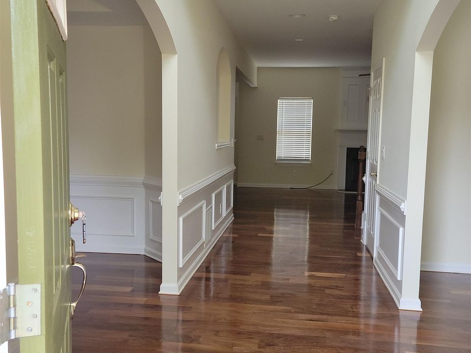 2nd image of 412 Azure Ct