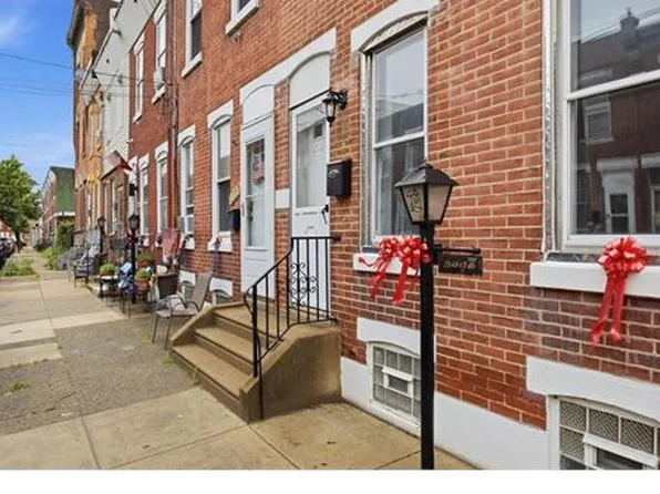 3060 Martha St, Philadelphia, PA 19134