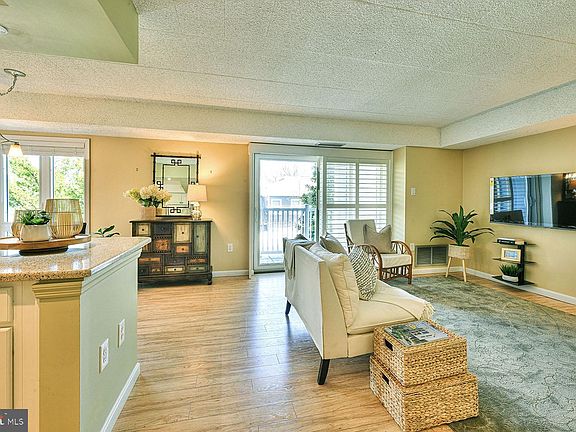 5th image of 59 Maryland Ave #303C